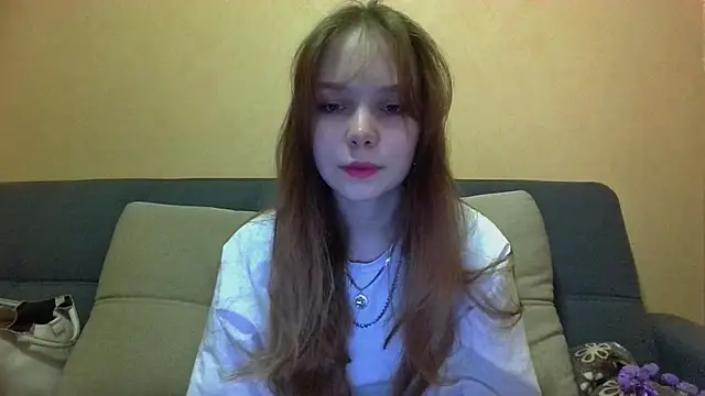Snapshot of Princess_Mira chatting on 05-07-26, 05:16 Princess Mira online show from 05-07-26, 05:16