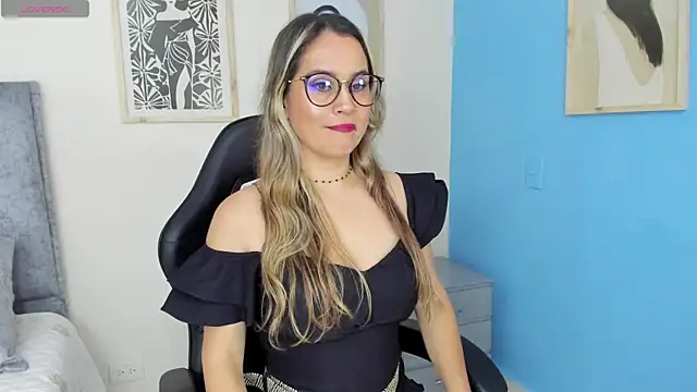 Snapshot of sugar_milff chatting on 06-09-26, 12:39 sugar milff online show from 06-09-26, 12:39