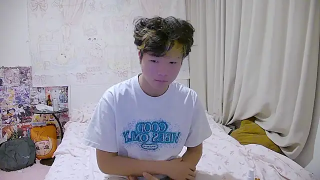 Cream-001 online show from 04-18-26, 11:05