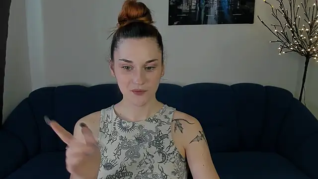 elani lune online show from 06-20-26, 09:25