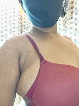 Loving Naughtycouple online show from 05-18-26, 07:35