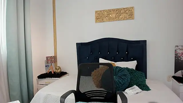 AmberKayleigh online show from 06-18-26, 07:08