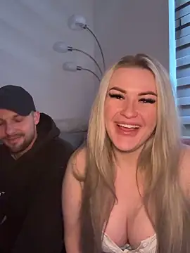 SexyCouple1910 online show from 04-18-26, 05:10