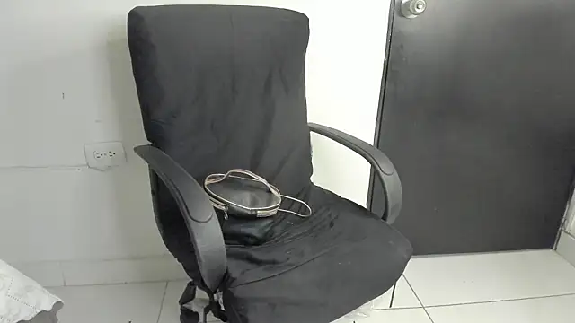 lolabunnysc online show from 05-27-26, 12:12