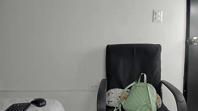 lolabunnysc online show from 05-15-26, 12:03