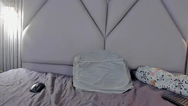 lolabunnysc online show from 04-21-26, 01:50