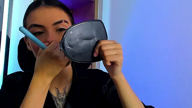 Snapshot of isabella_hv chatting on 06-15-26, 06:18 isabella hv online show from 06-15-26, 06:18