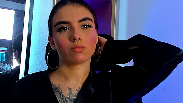 Snapshot of isabella_hv chatting on 06-11-26, 12:32 isabella hv online show from 06-11-26, 12:32