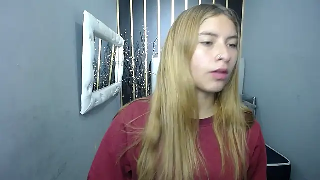 Snapshot of nancy_blonde chatting on 05-10-26, 01:46 nancy blonde online show from 05-10-26, 01:46