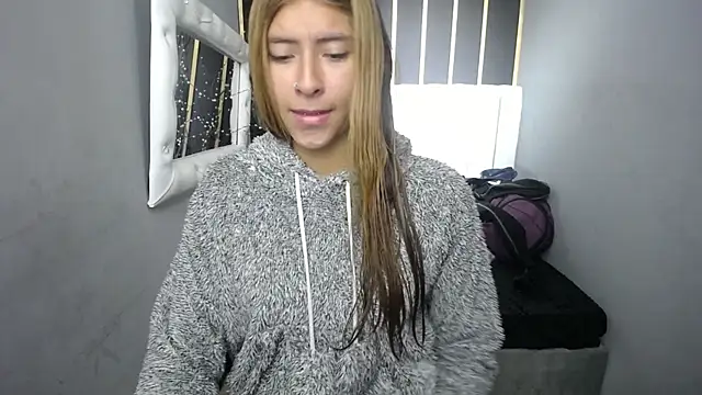 Snapshot of nancy_blonde chatting on 06-14-26, 01:12 nancy blonde online show from 06-14-26, 01:12