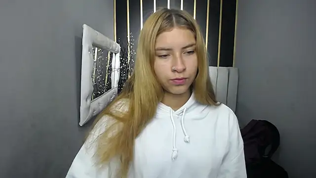 Snapshot of nancy_blonde chatting on 05-05-26, 12:08 nancy blonde online show from 05-05-26, 12:08