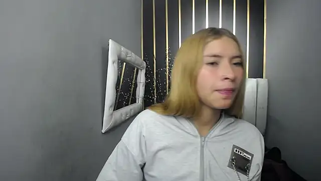 Snapshot of nancy_blonde chatting on 05-21-26, 12:02 nancy blonde online show from 05-21-26, 12:02