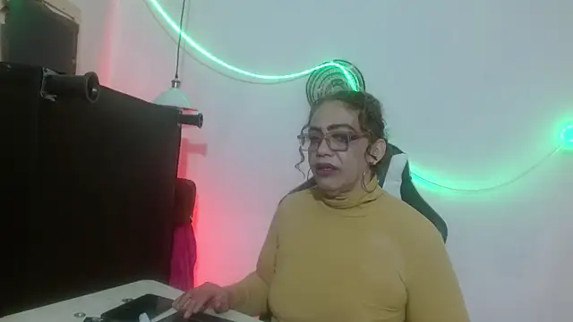 Sweet-Mommy-Milf online show from 05-14-26, 11:46