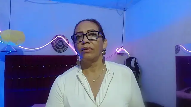 Sweet-Mommy-Milf online show from 05-28-26, 12:51