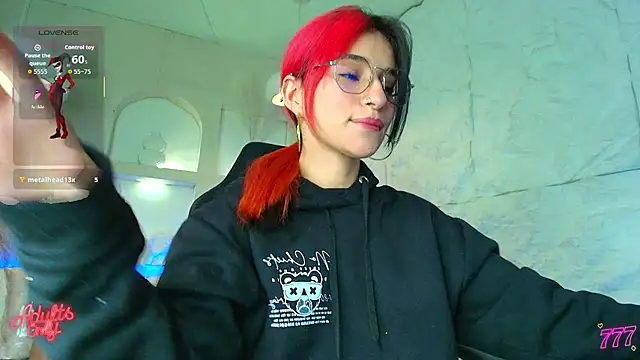 Moon Red r online show from 04-21-26, 07:42