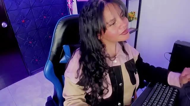 LilaVelvet online show from 05-08-26, 08:34