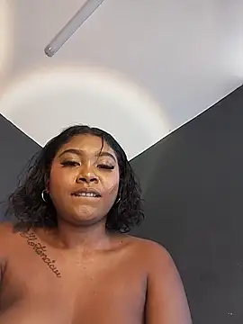 Snapshot of Chloe_LaurentXXX chatting on 05-27-26, 07:32 Chloe LaurentXXX online show from 05-27-26, 07:32