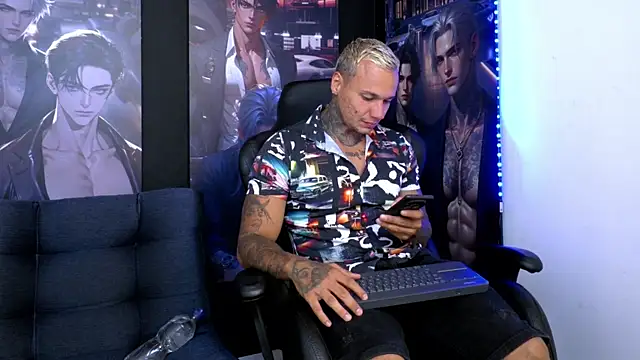 Snapshot of damian_becker chatting on 07-10-26, 10:21 damian becker online show from 07-10-26, 10:21