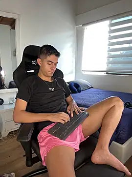 Simoonn8 online show from 04-30-26, 03:41