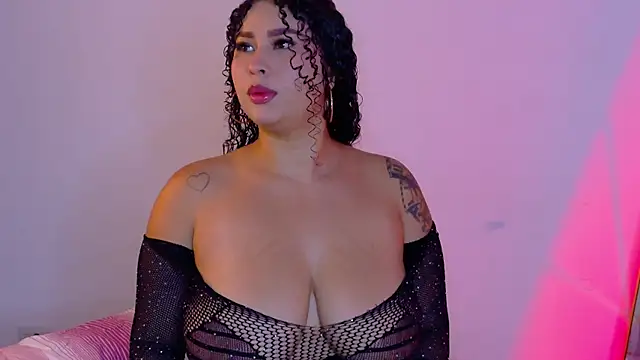 Snapshot of LeahAngell chatting on 07-15-26, 10:44 LeahAngell online show from 07-15-26, 10:44