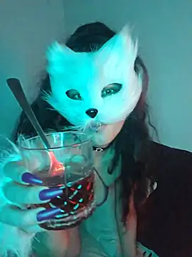 lilianroses online show from 05-13-26, 07:32