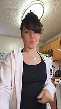 Snapshot of BaileyMFox chatting on 06-08-26, 10:43 BaileyMFox online show from 06-08-26, 10:43