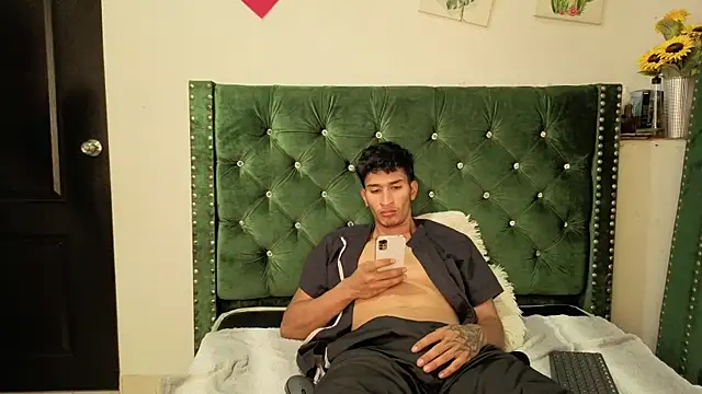 Zayn Moretti online show from 07-01-26, 01:55
