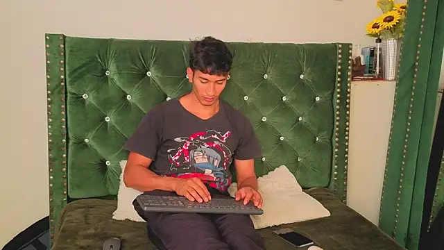 Zayn Moretti online show from 06-29-26, 04:50