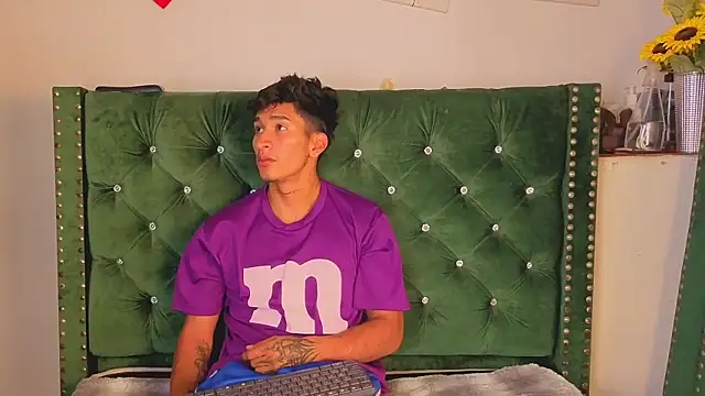 Zayn Moretti online show from 06-27-26, 04:07