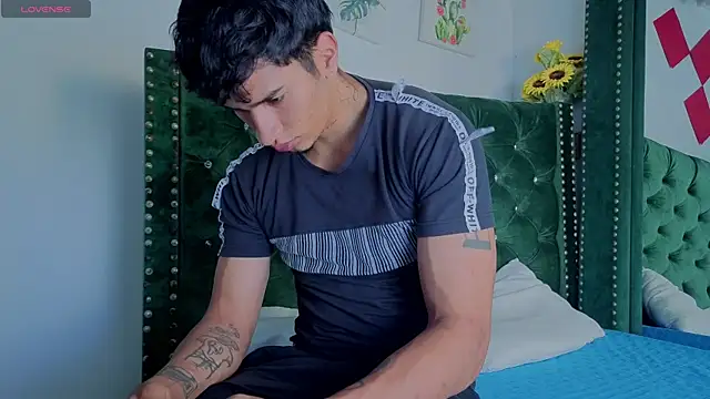 Zayn Moretti online show from 07-16-26, 01:52