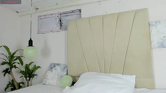 kristel lee  online show from 04-21-26, 02:51