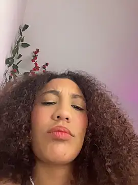 Daphnne Curly online show from 05-27-26, 12:01