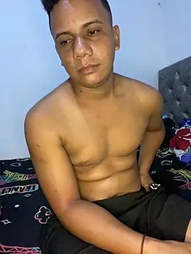 ReinaldoZapata online show from 04-18-26, 03:09
