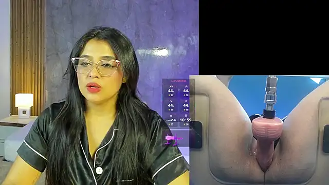 LuciaReid online show from 05-08-26, 12:42