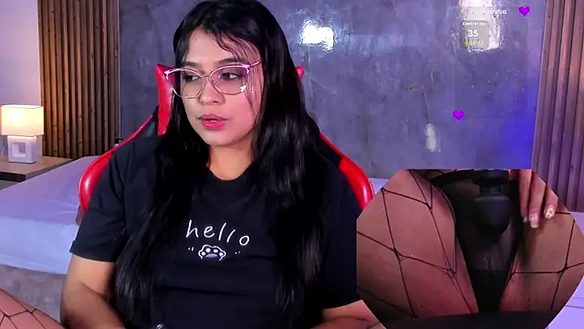 LuciaReid online show from 04-29-26, 05:30