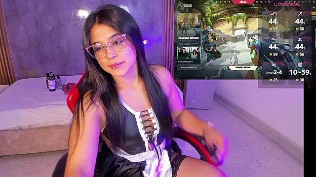 LuciaReid online show from 05-13-26, 12:34