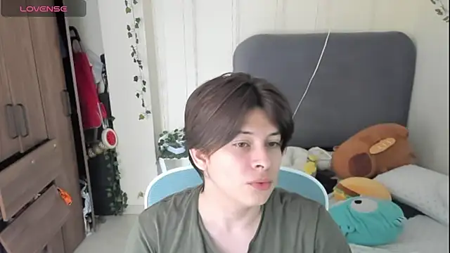 Snapshot of Felixzyn chatting on 05-20-26, 07:22 Felixzyn online show from 05-20-26, 07:22