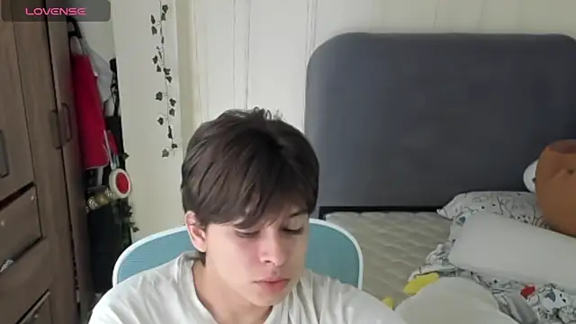 Snapshot of Felixzyn chatting on 06-04-26, 06:56 Felixzyn online show from 06-04-26, 06:56