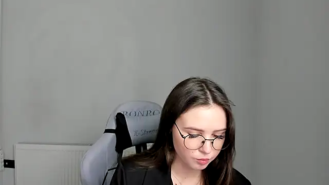 Regina cute  online show from 05-18-26, 12:21