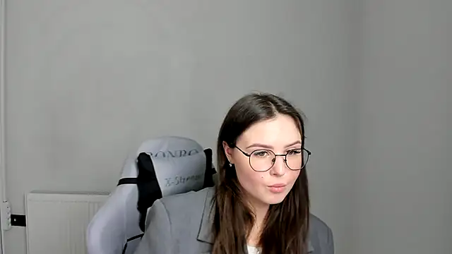 Regina cute  online show from 05-04-26, 10:51