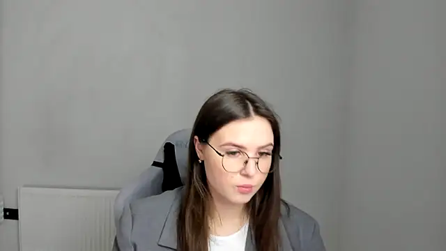 Regina cute  online show from 05-09-26, 06:28