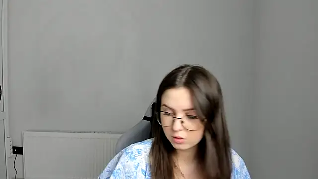 Regina cute  online show from 05-27-26, 06:32