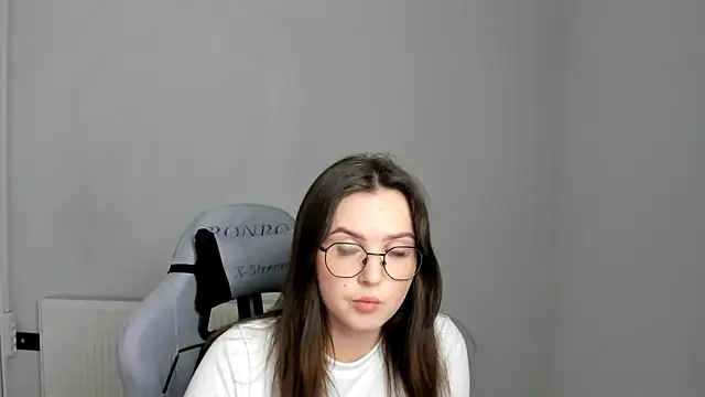 Regina cute  online show from 05-06-26, 11:25