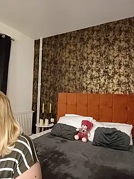 I amVeronicle online show from 05-19-26, 04:58