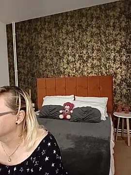 I amVeronicle online show from 05-17-26, 05:46