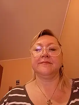 Snapshot of I_amVeronicle chatting on 07-18-26, 01:30 I amVeronicle online show from 07-18-26, 01:30
