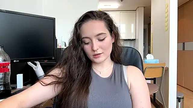 Emilly Cart online show from 05-15-26, 03:37