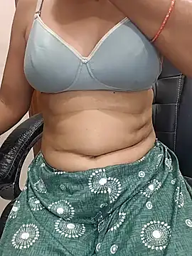 Snapshot of SEEMA_333 chatting on 04-19-26, 04:41 SEEMA 333 online show from 04-19-26, 04:41