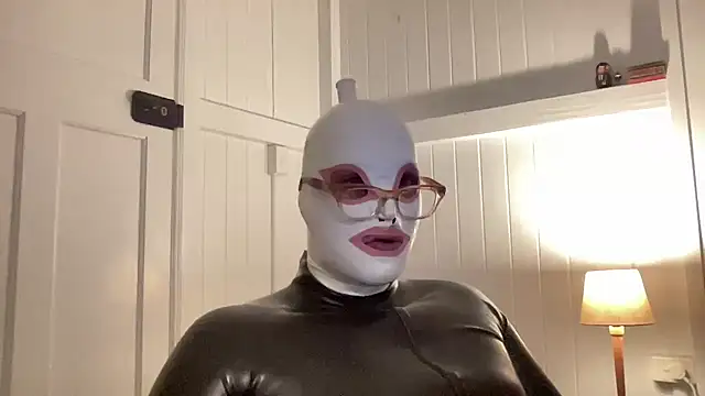 Paramariborubber online show from 04-18-26, 12:07