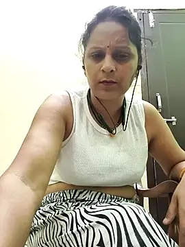 Snapshot of Beborani chatting on 04-28-26, 06:23 Beborani online show from 04-28-26, 06:23
